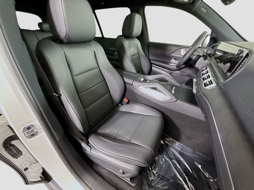 Used 2026 Mercedes-Benz GLS 450 4MATIC image 31