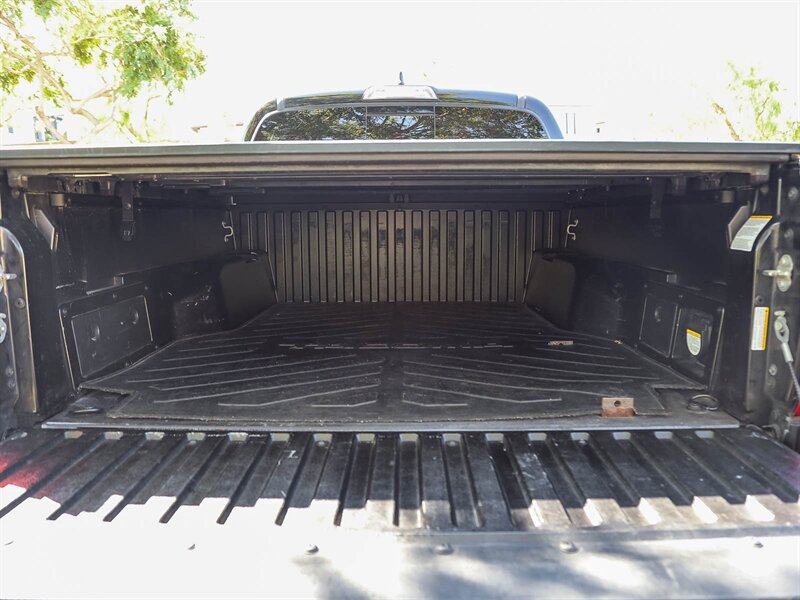 Used 2017 Toyota Tacoma TRD Sport w/ Tow Package (A/T) AWD/4WD image 32