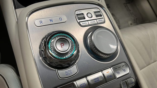 Used 2025 Genesis G90 3.5T AWD/4WD image 19