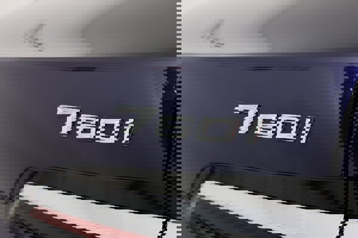 Used 2023 BMW 760i xDrive image 16