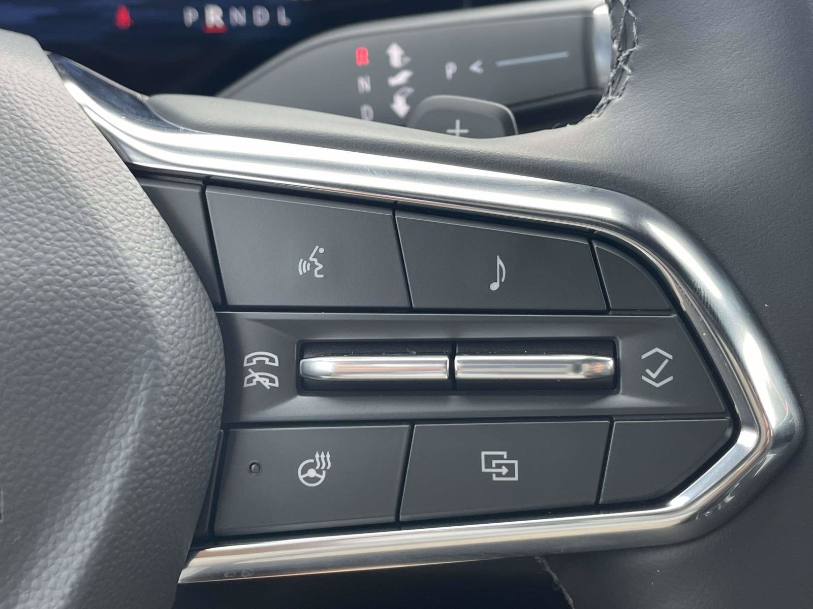 Used 2026 Chevrolet Equinox LT w/ Safety and Technology Package FWD image 19