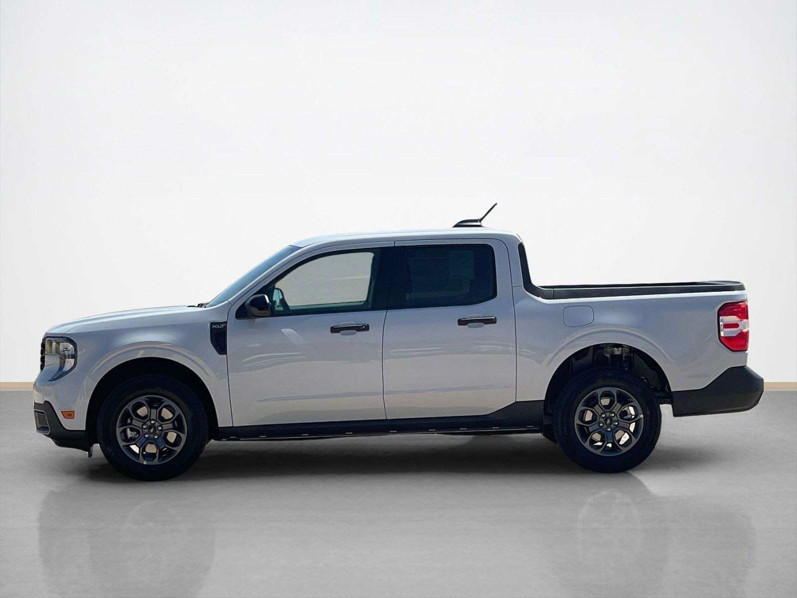 New 2025 Ford Maverick XLT w/ XLT Luxury Package image 4