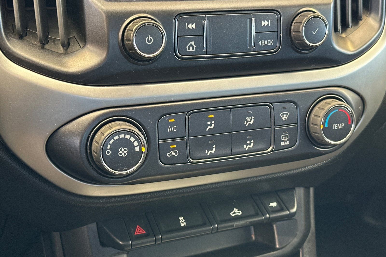 Used 2022 Chevrolet Colorado LT w/ LT Convenience Package image 19