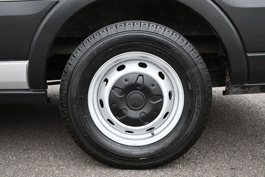 Used 2019 Ford Transit 350 XL image 11
