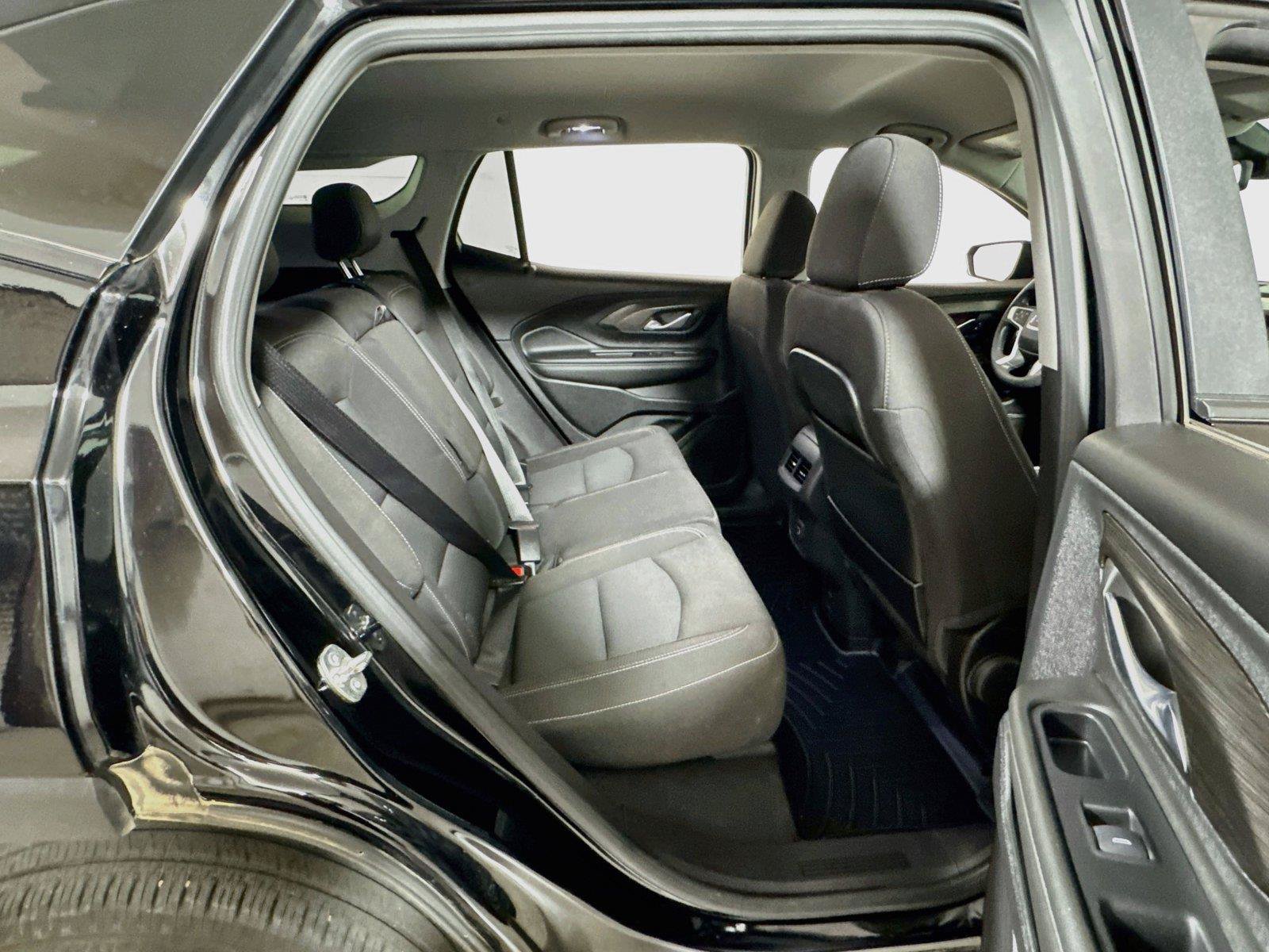 Used 2024 GMC Terrain SLE w/ Driver Convenience Package FWD image 25