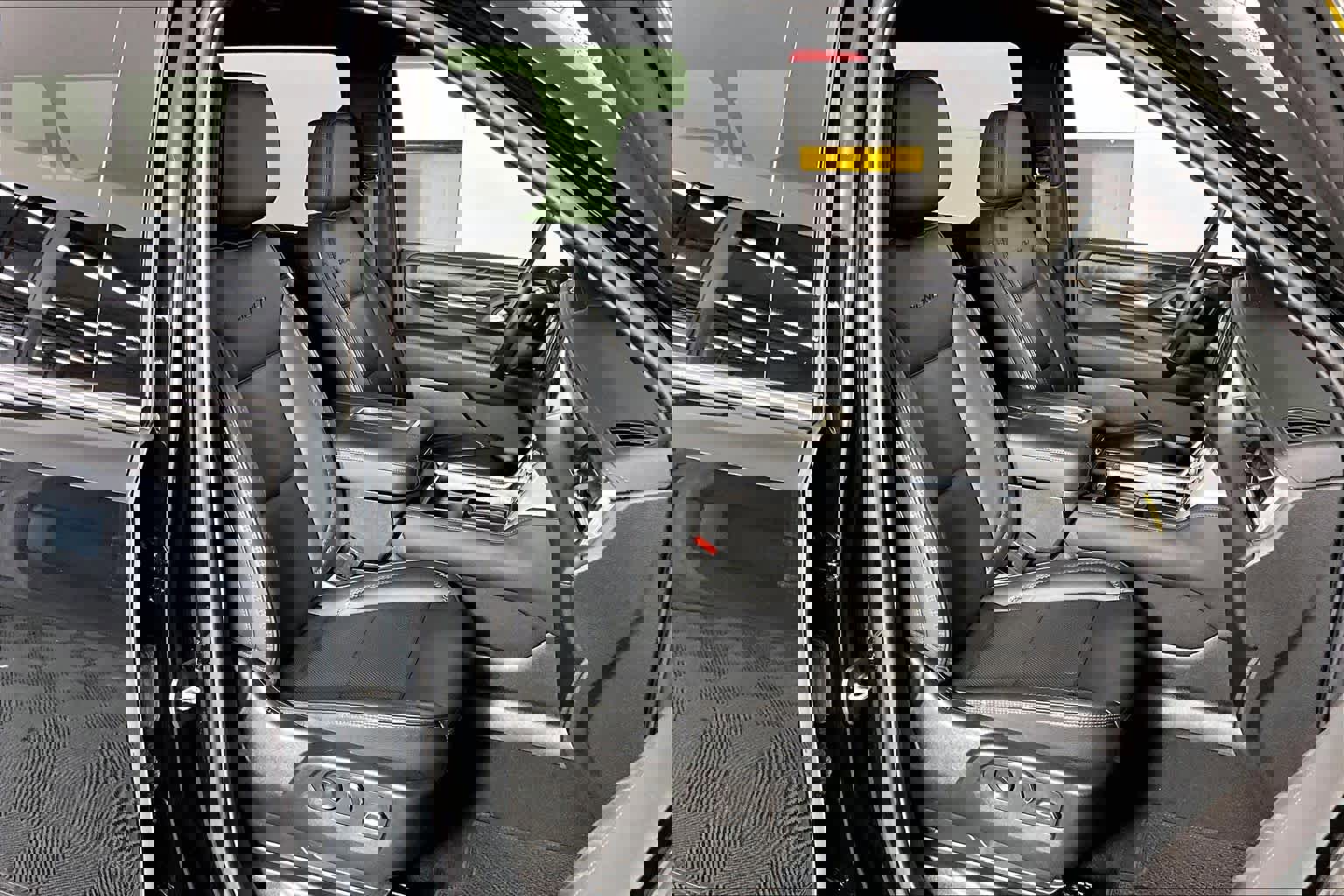 Used 2022 GMC Yukon XL Denali image 8