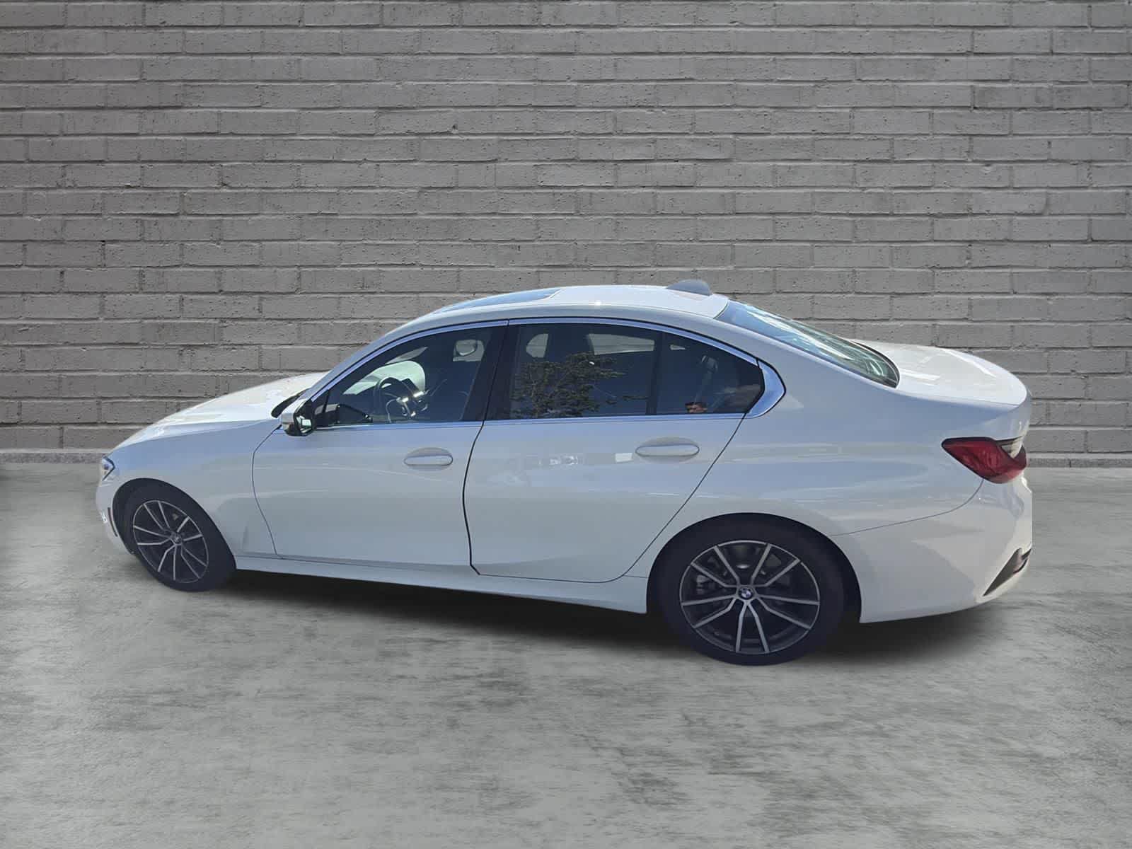 Used 2020 BMW 330i xDrive Sedan w/ Premium Package AWD/4WD image 4