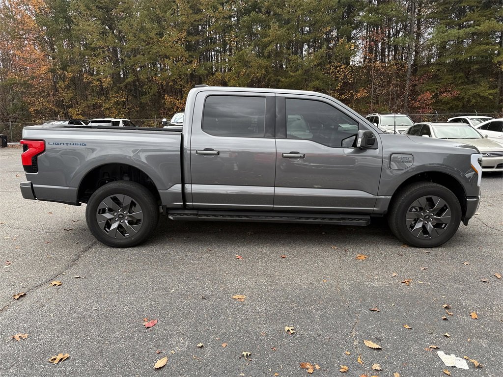 Used 2023 Ford F150 Lightning Lariat image 8