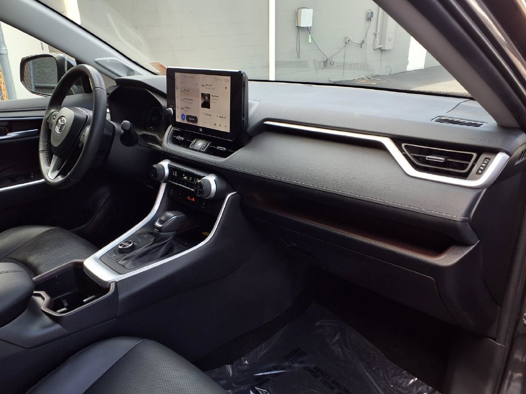 Used 2024 Toyota RAV4 Limited w/ Advanced Technology Package AWD/4WD image 38