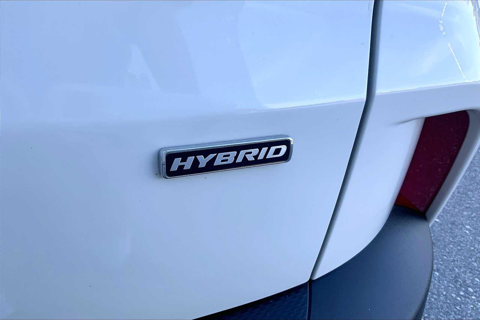 Used 2020 Ford Escape Titanium FWD image 10