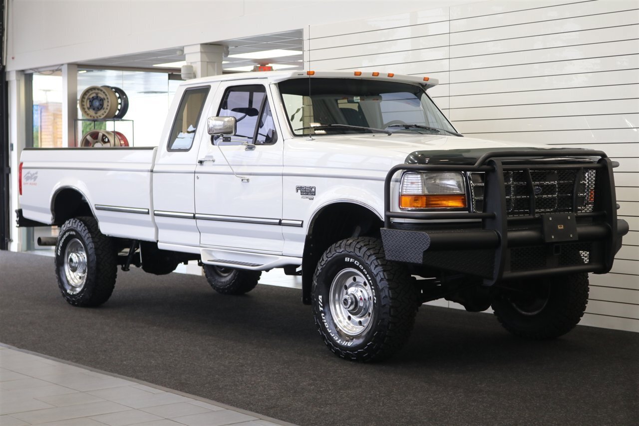 Used 1997 Ford F250 4x4 SuperCab Heavy Duty image 2