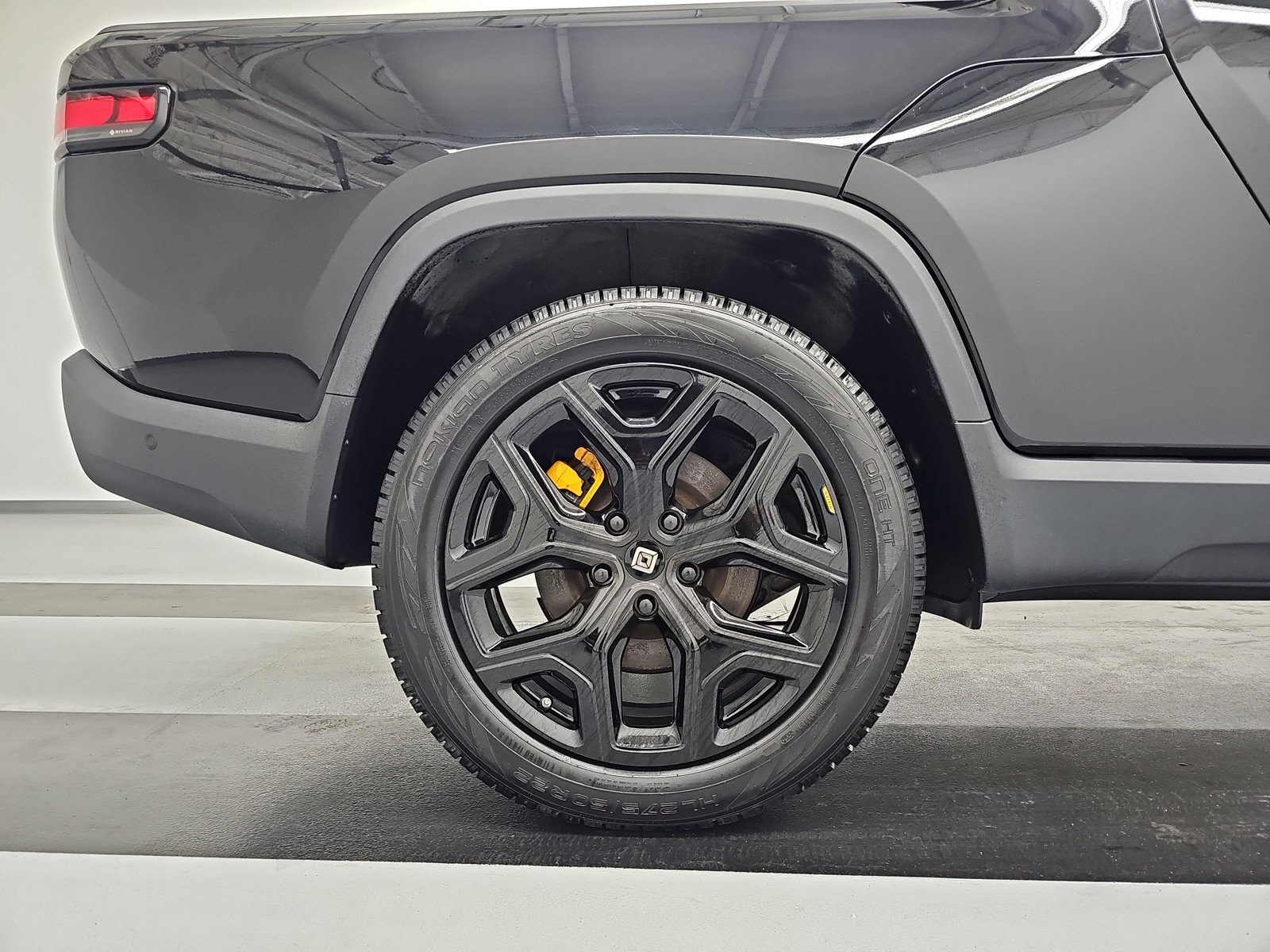 Used 2022 Rivian R1T Adventure AWD/4WD image 12