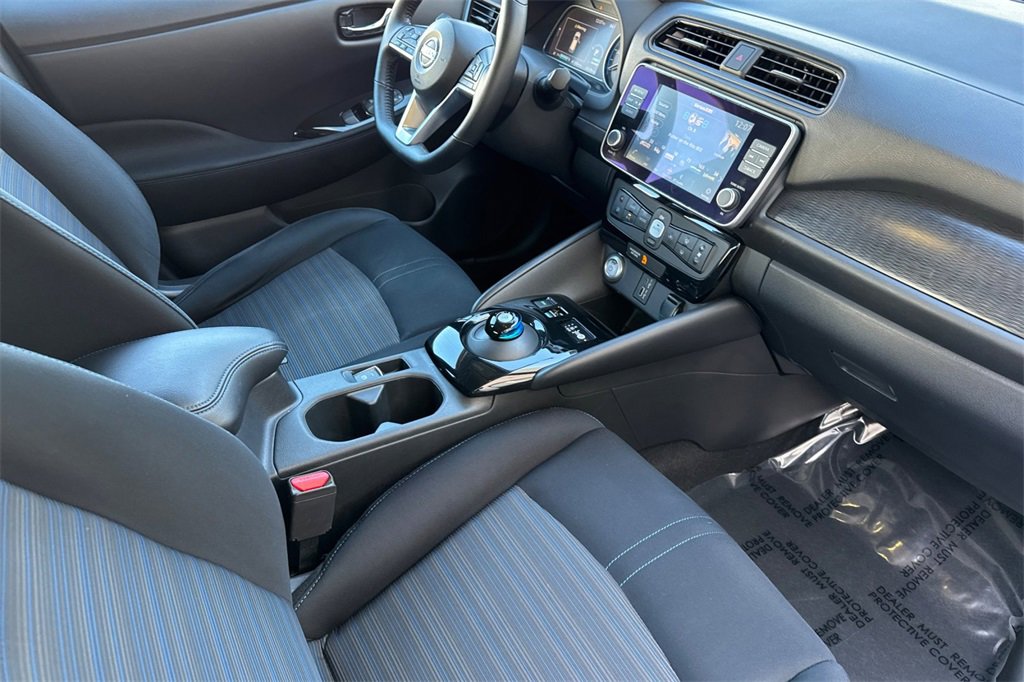Used 2020 Nissan Leaf SV w/ SV Technology Package image 18
