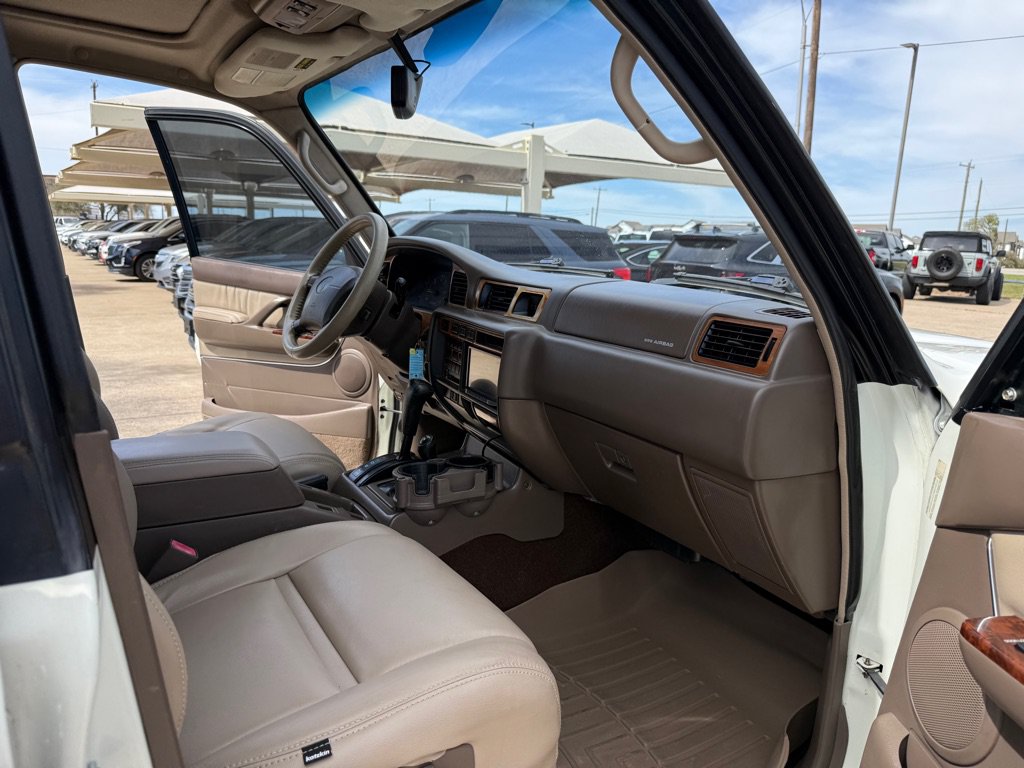 Used 1997 Toyota Land Cruiser w/ Leather Trim Pkg AWD/4WD image 16