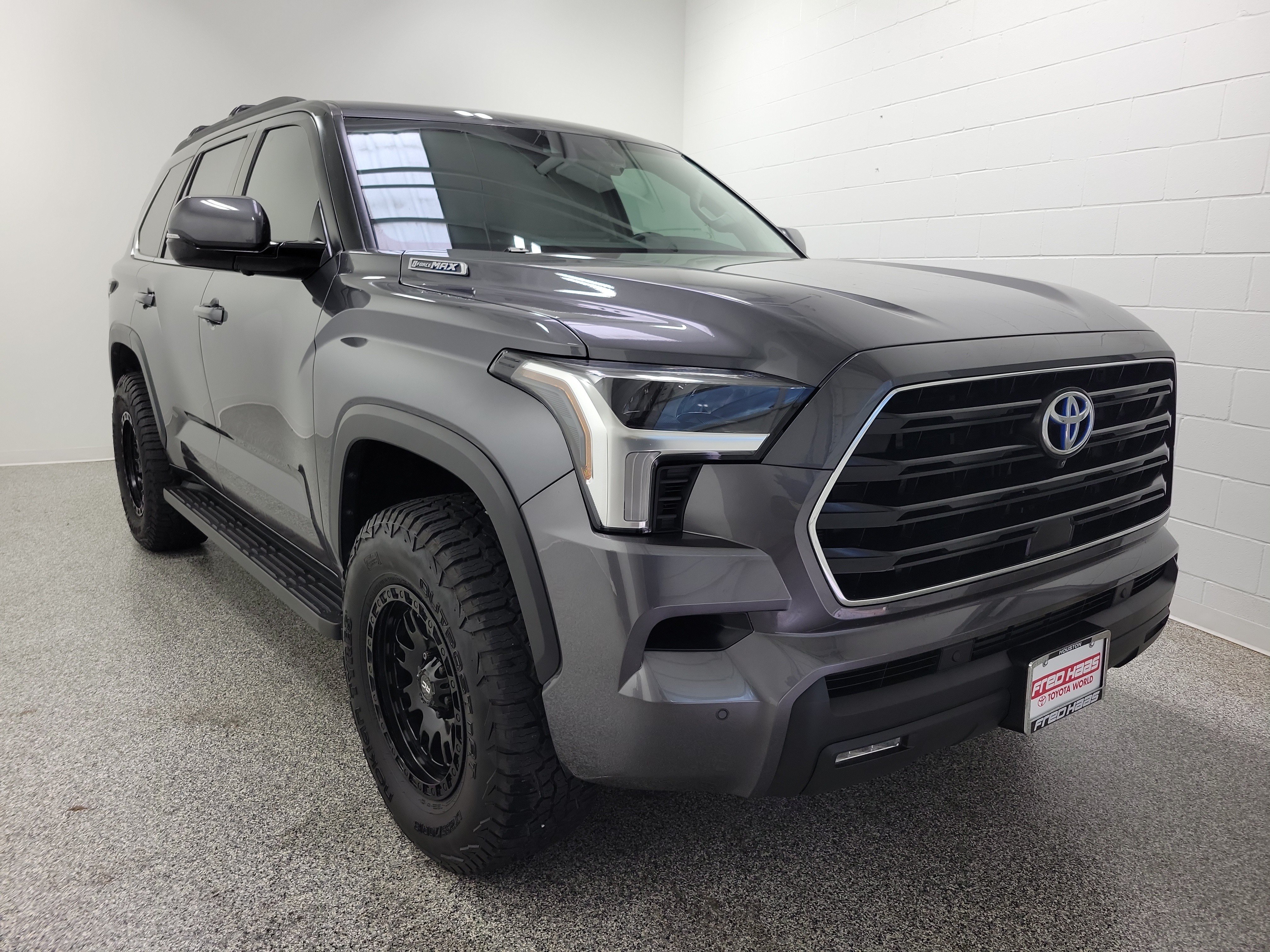 Used 2024 Toyota Sequoia SR5 w/ SR5 Premium Package AWD/4WD image 3
