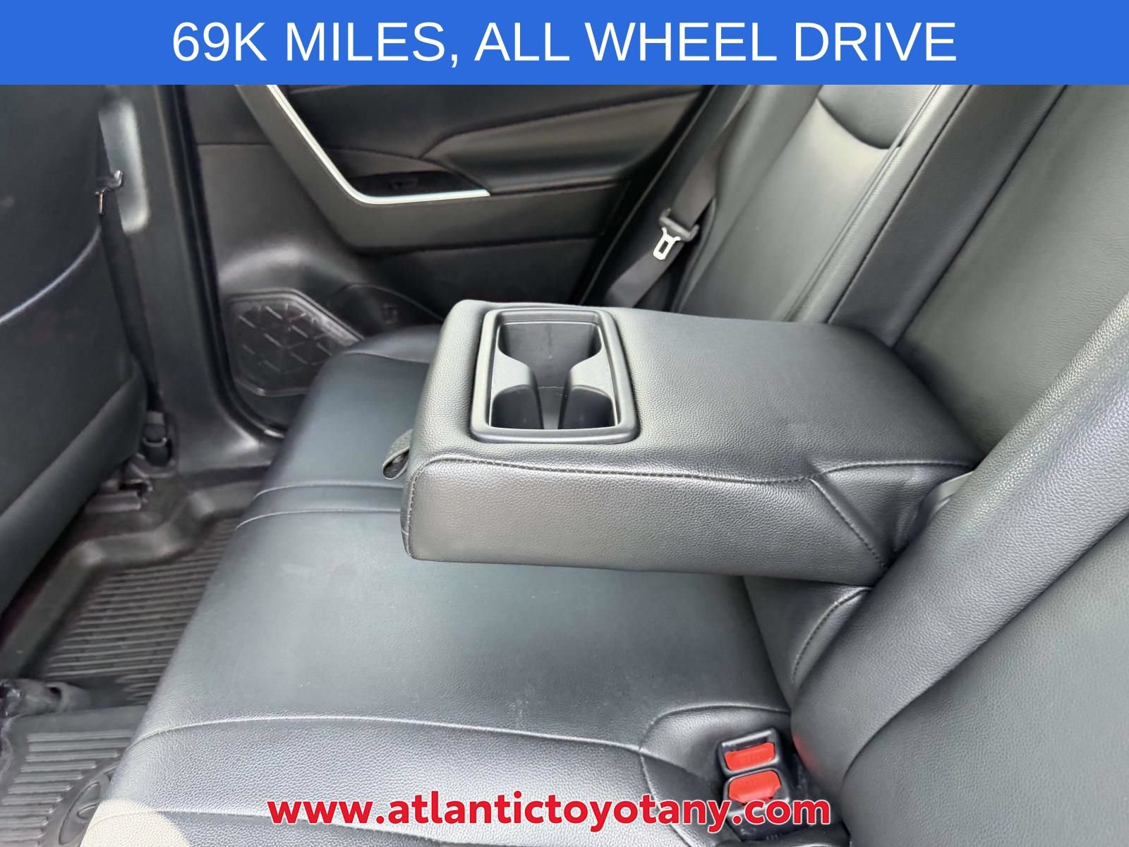Used 2020 Toyota RAV4 LE w/ Carpet Mat Package AWD/4WD image 18