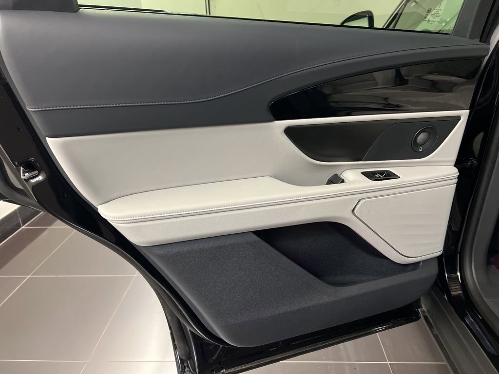 Used 2026 Lincoln Nautilus Premier w/ Equipment Group 102A image 38