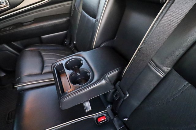 Used 2019 INFINITI QX60 Luxe w/ Essential Package image 31
