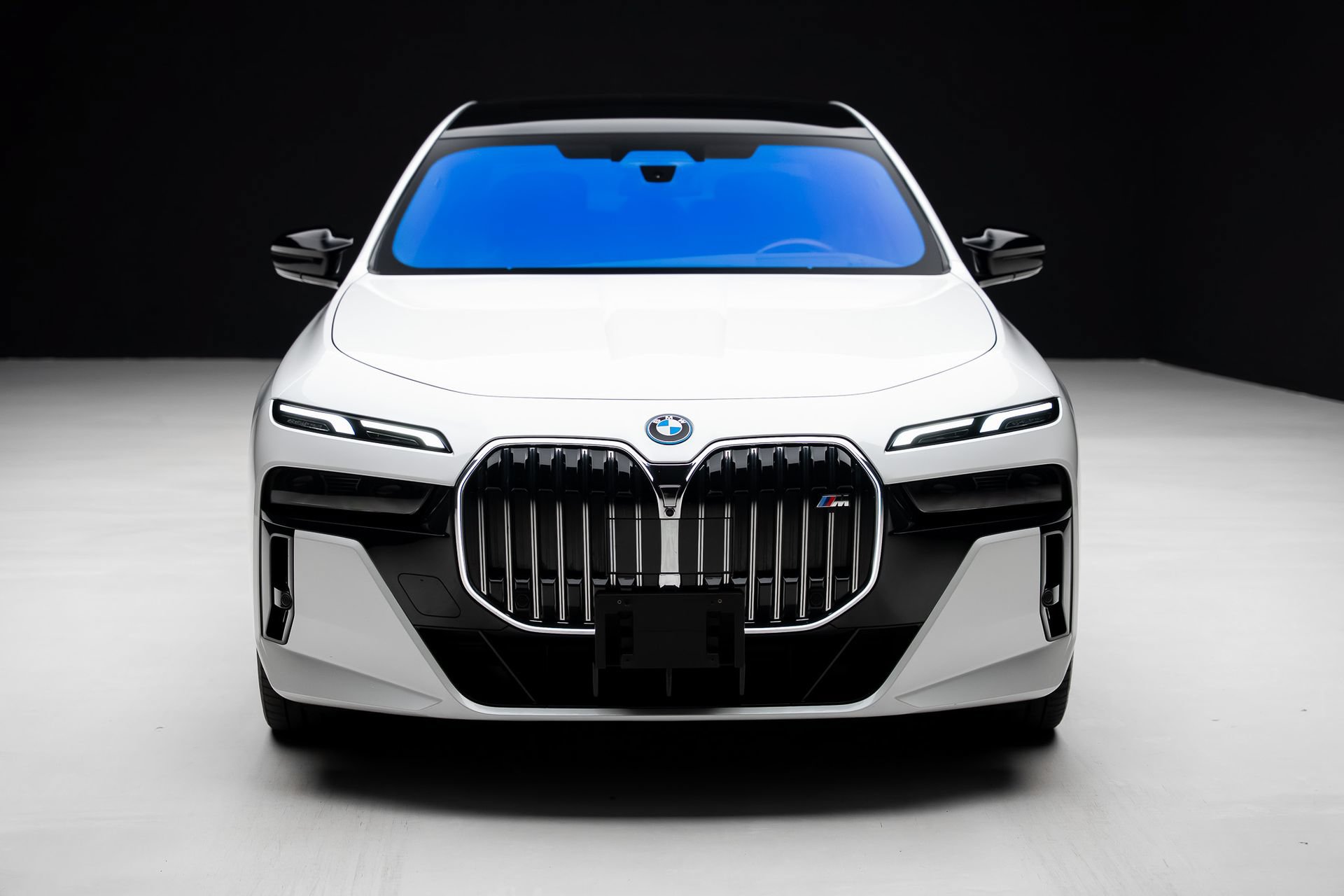 Used 2024 BMW i7 M70 AWD/4WD image 7