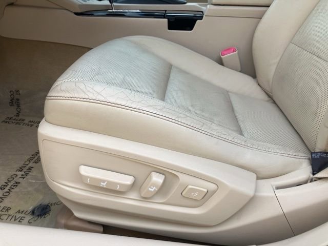 Used 2013 Lexus ES 300h w/ Luxury Pkg image 12