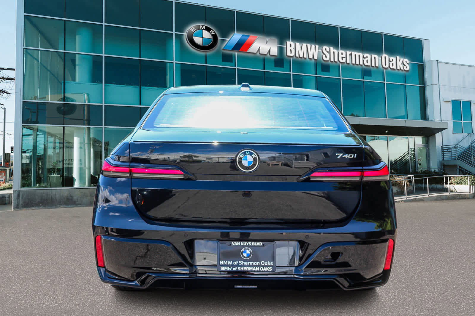 New 2026 BMW 740i w/ Executive Package image 5