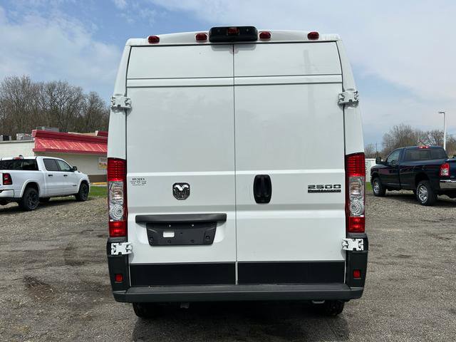 New 2024 RAM ProMaster 2500 w/ Convenience Group image 4