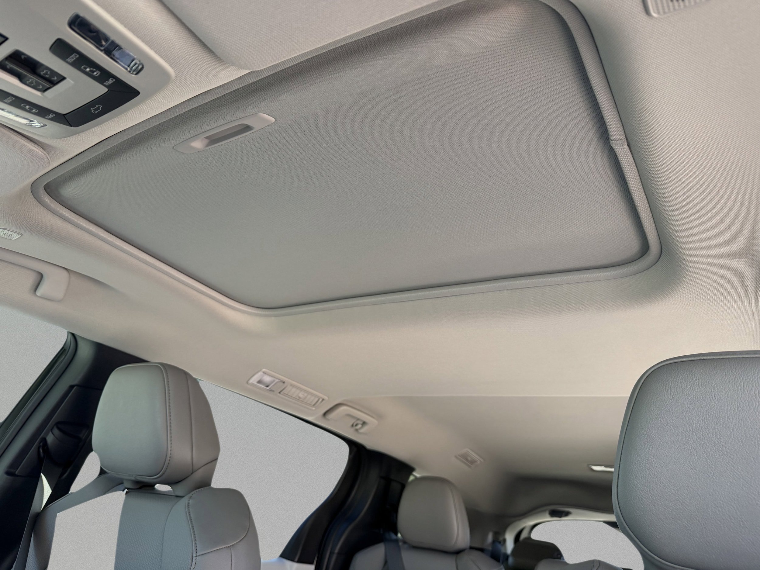 Certified 2025 Toyota Sienna XLE FWD image 7
