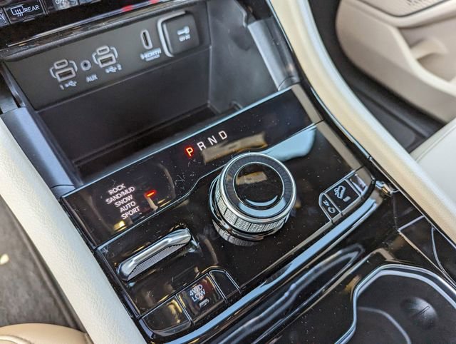 Used 2023 Jeep Grand Cherokee 4WD 4xe w/ Luxury Tech Group II image 18