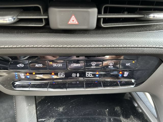 Used 2023 Buick Envision Avenir AWD/4WD image 19
