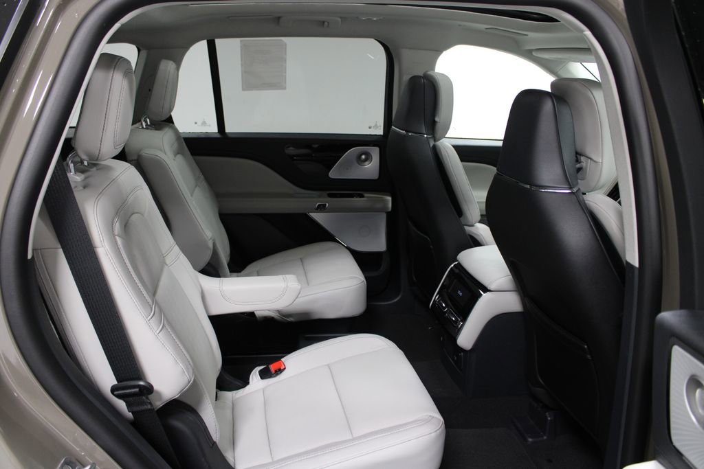 New 2026 Lincoln Aviator Reserve image 32