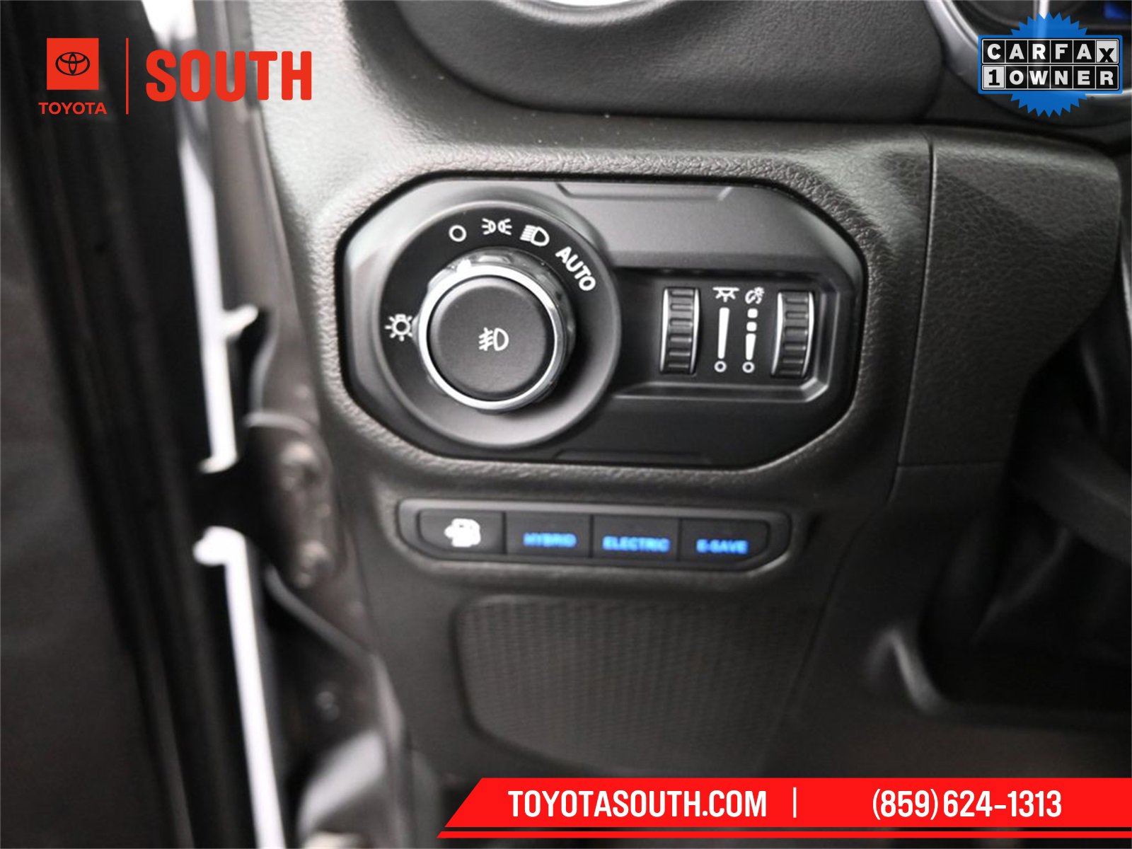 Used 2022 Jeep Wrangler Unlimited Sahara 4xe image 21