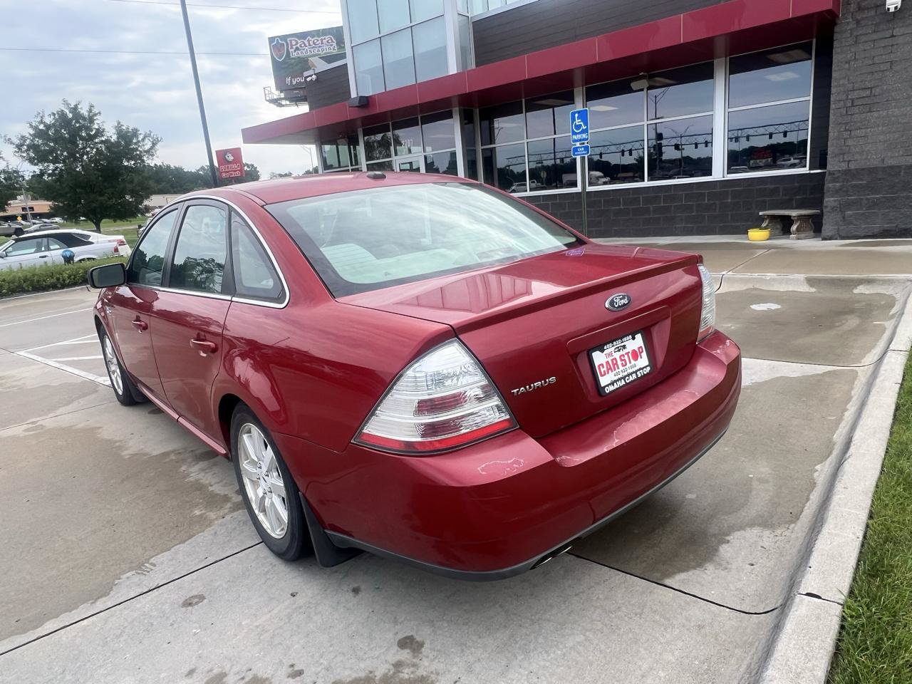 Used 2009 Ford Taurus SE FWD image 7