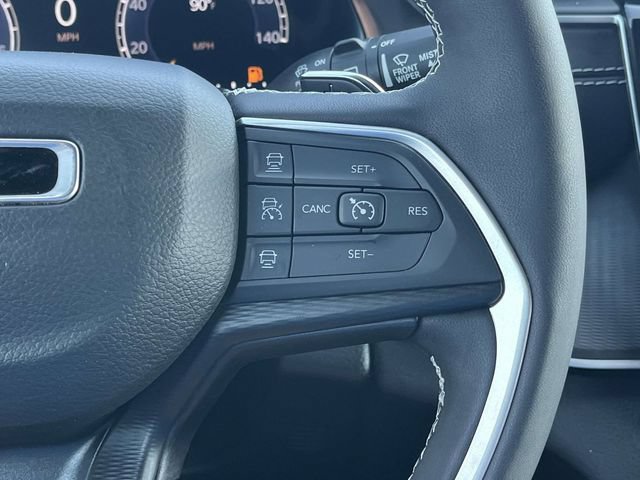 Used 2024 Jeep Grand Cherokee Altitude AWD/4WD image 29