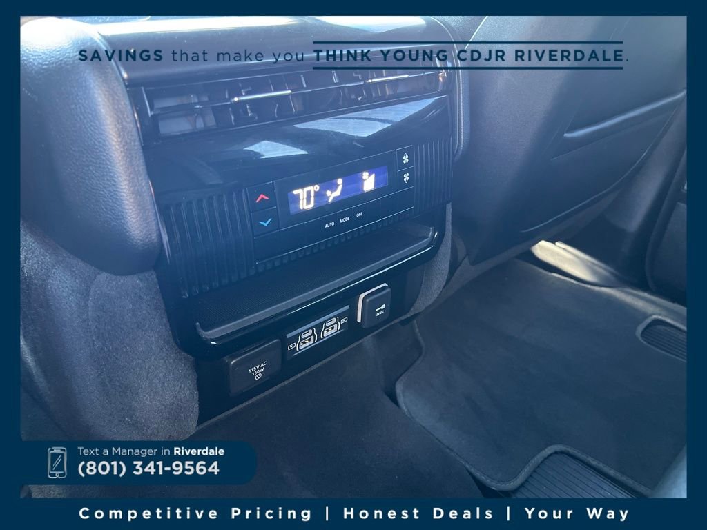 Used 2024 Jeep Wagoneer 4WD w/ HD Trailer Tow Package image 30