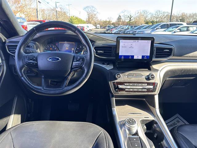 Used 2020 Ford Explorer XLT w/ Equipment Group 202A image 9