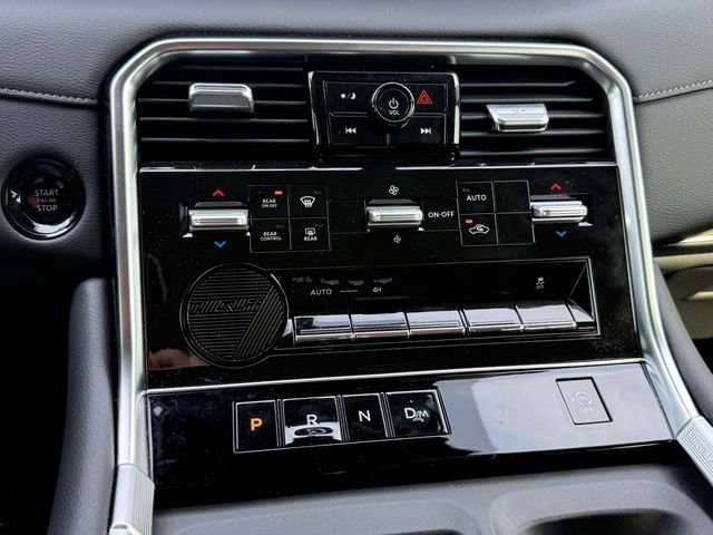 Used 2025 Nissan Armada SV image 16