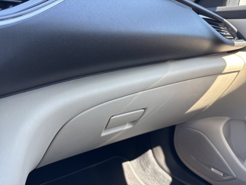 Used 2018 Buick Regal Essence w/ Sights and Sounds Package FWD image 27