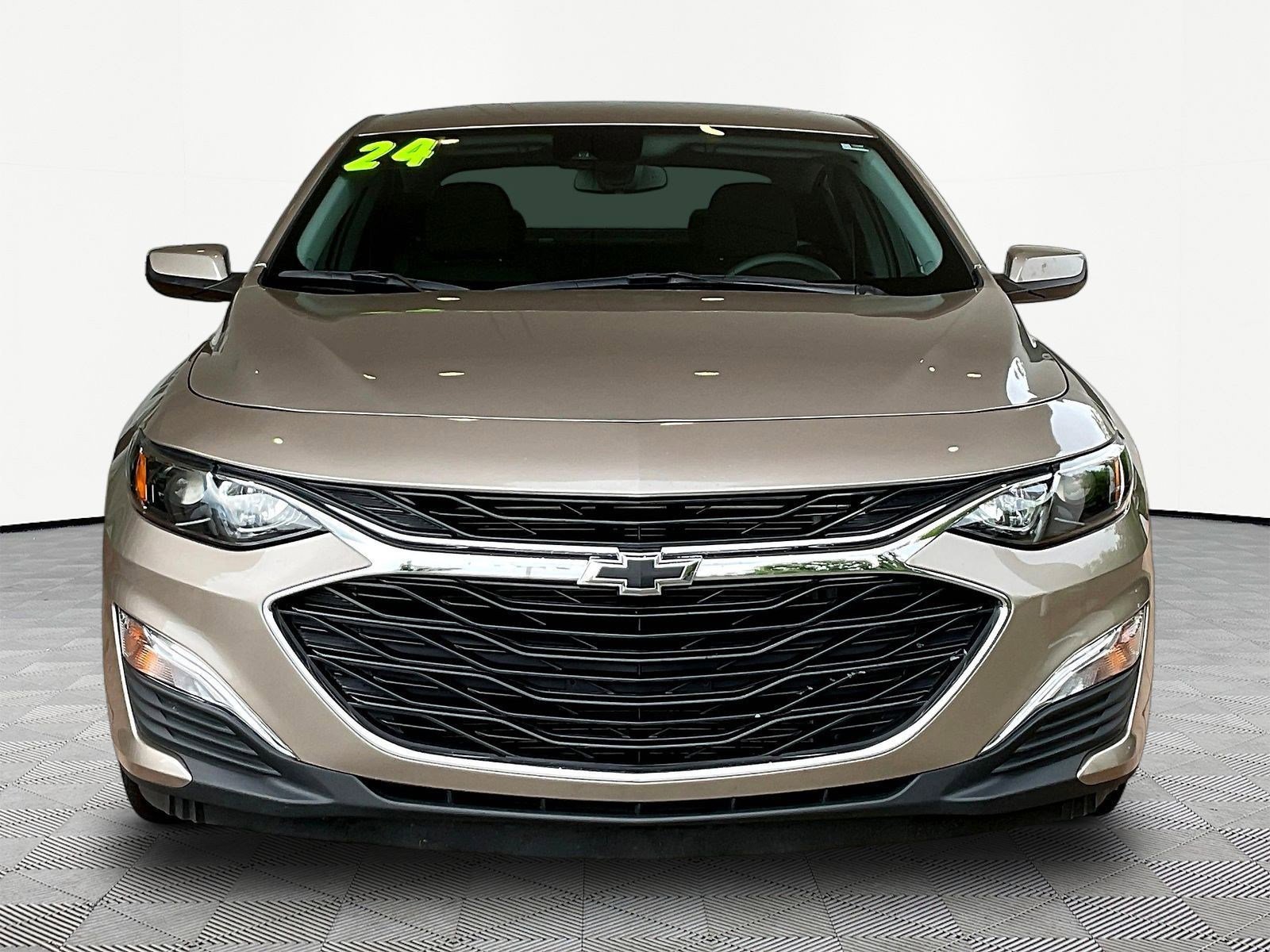 Used 2024 Chevrolet Malibu RS FWD image 2
