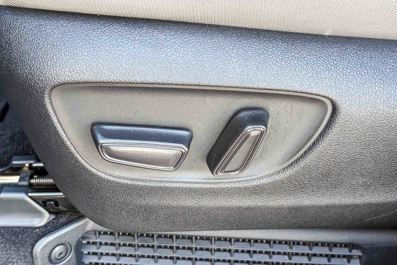 Used 2024 Toyota Sienna LE image 21