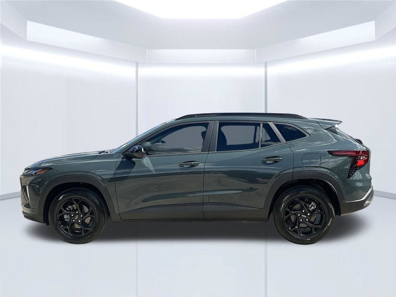New 2026 Chevrolet Trax LT w/ Driver Confidence Package FWD image 2