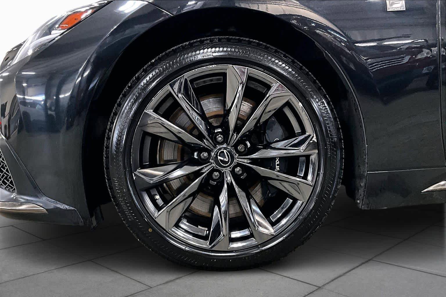 Used 2022 Lexus LS 500 F Sport w/ Accessory Package (Z2) image 11