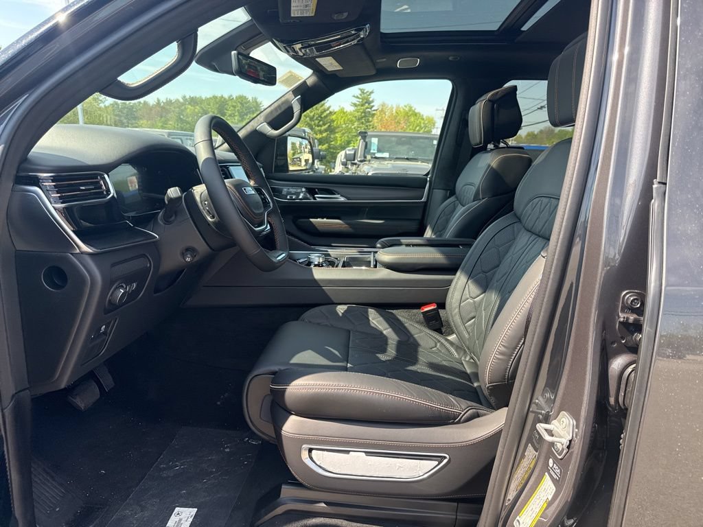 New 2026 Jeep Grand Wagoneer Summit AWD/4WD image 19