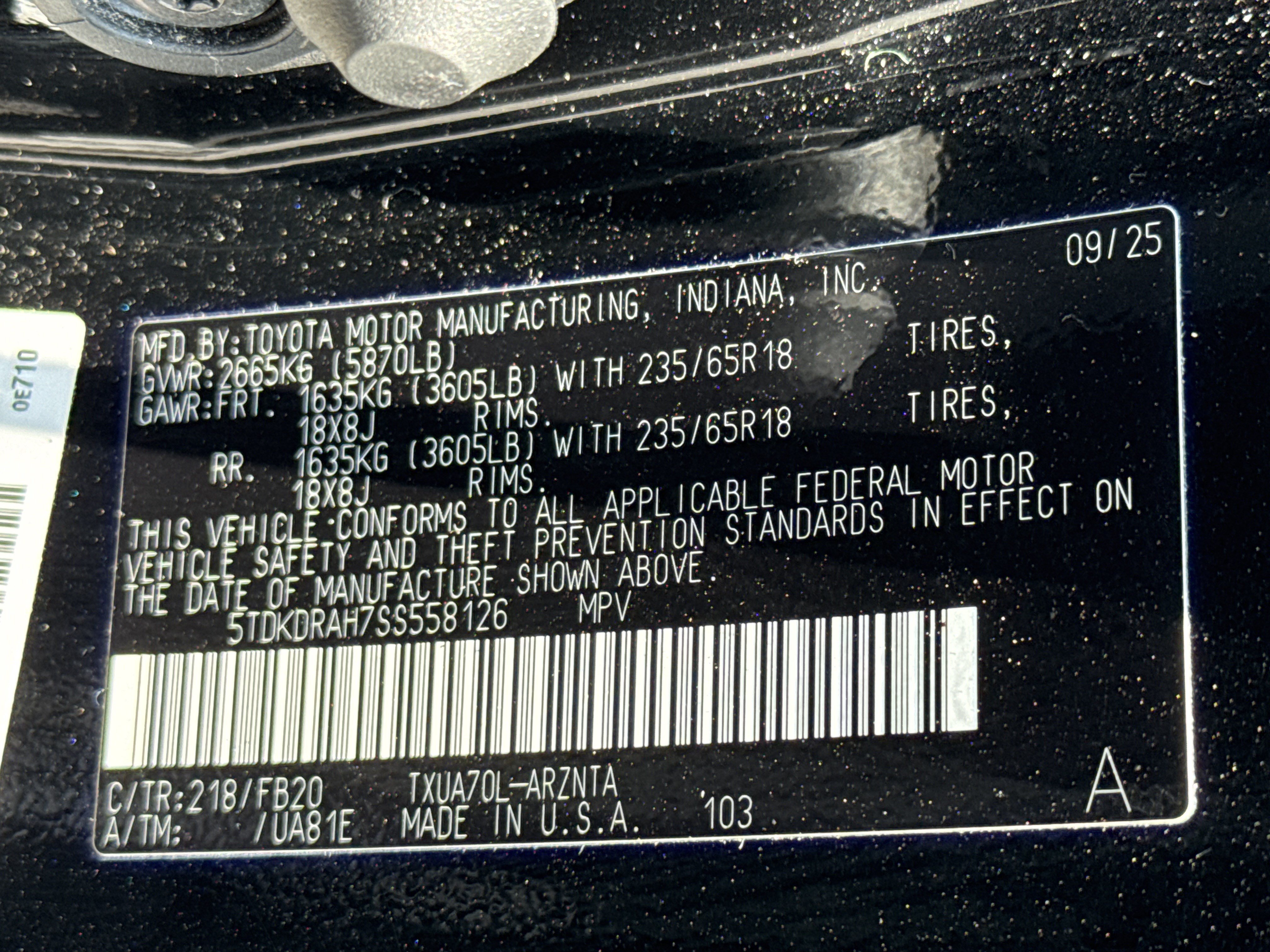 Used 2025 Toyota Highlander LE FWD image 33