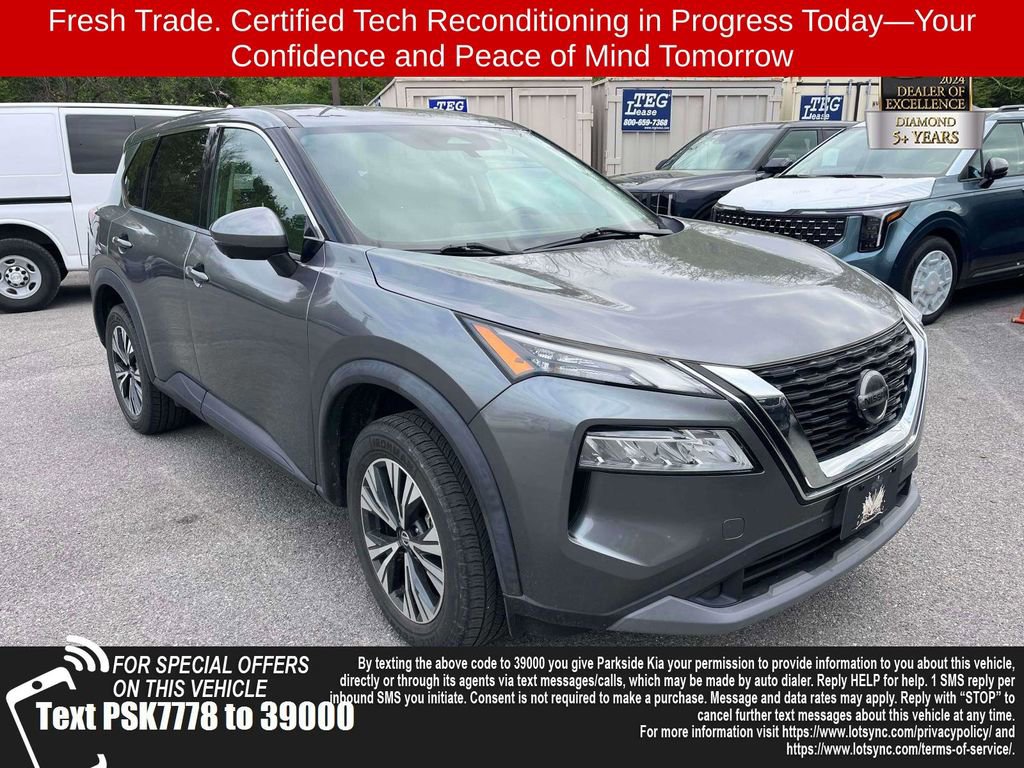 Used 2021 Nissan Rogue SV image 1