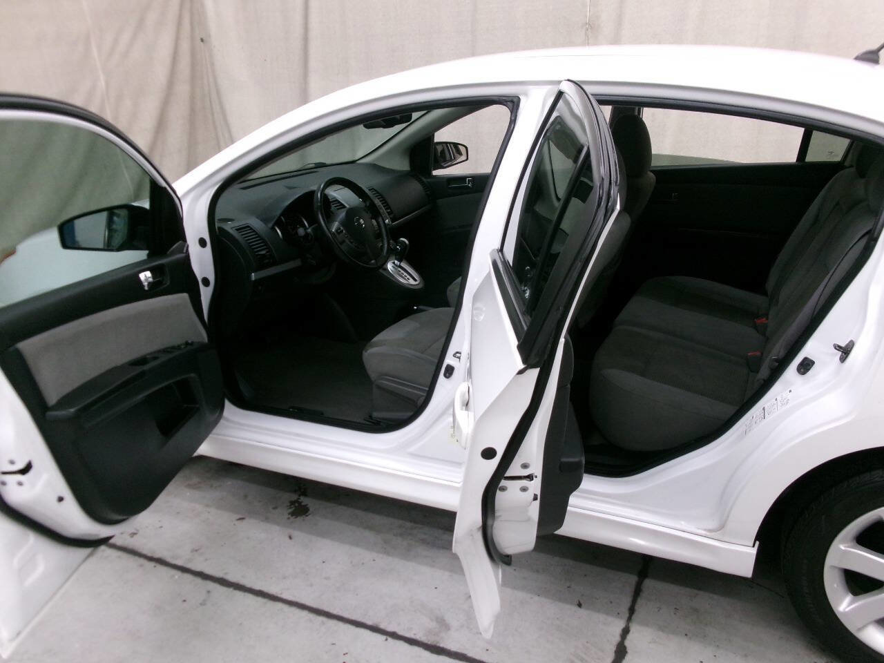 Used 2011 Nissan Sentra 2.0 SR w/ Convenience Pkg image 11