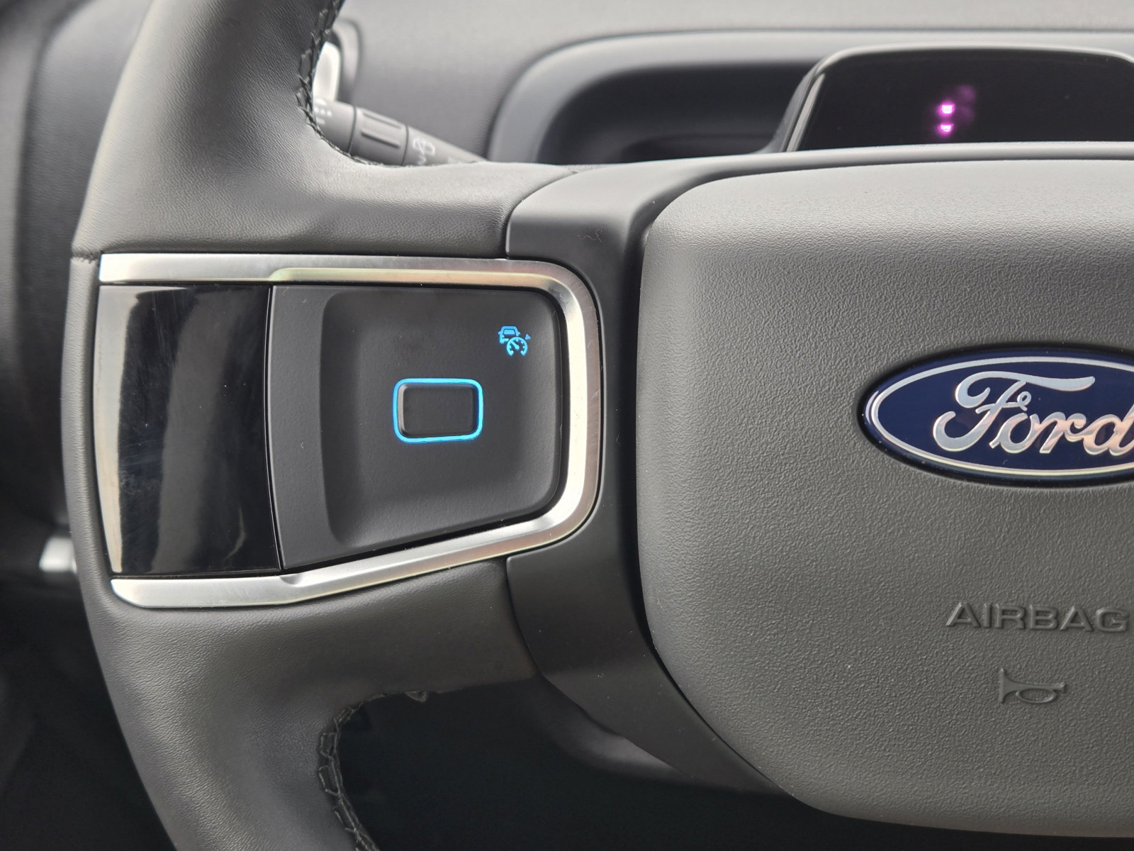 Used 2026 Ford Expedition Active RWD image 23