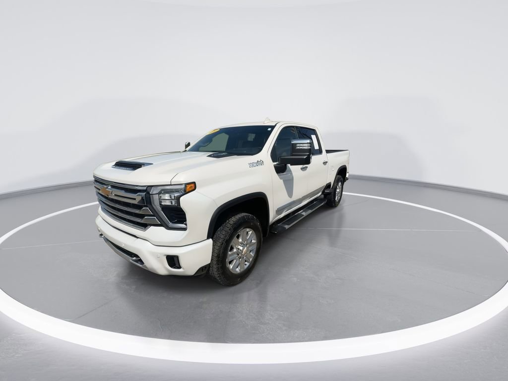 Used 2024 Chevrolet Silverado 2500 High Country w/ Technology Package AWD/4WD image 4