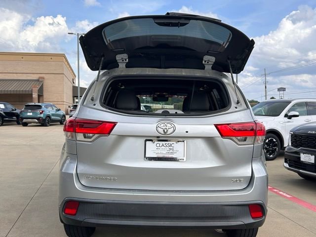Used 2019 Toyota Highlander XLE FWD image 9
