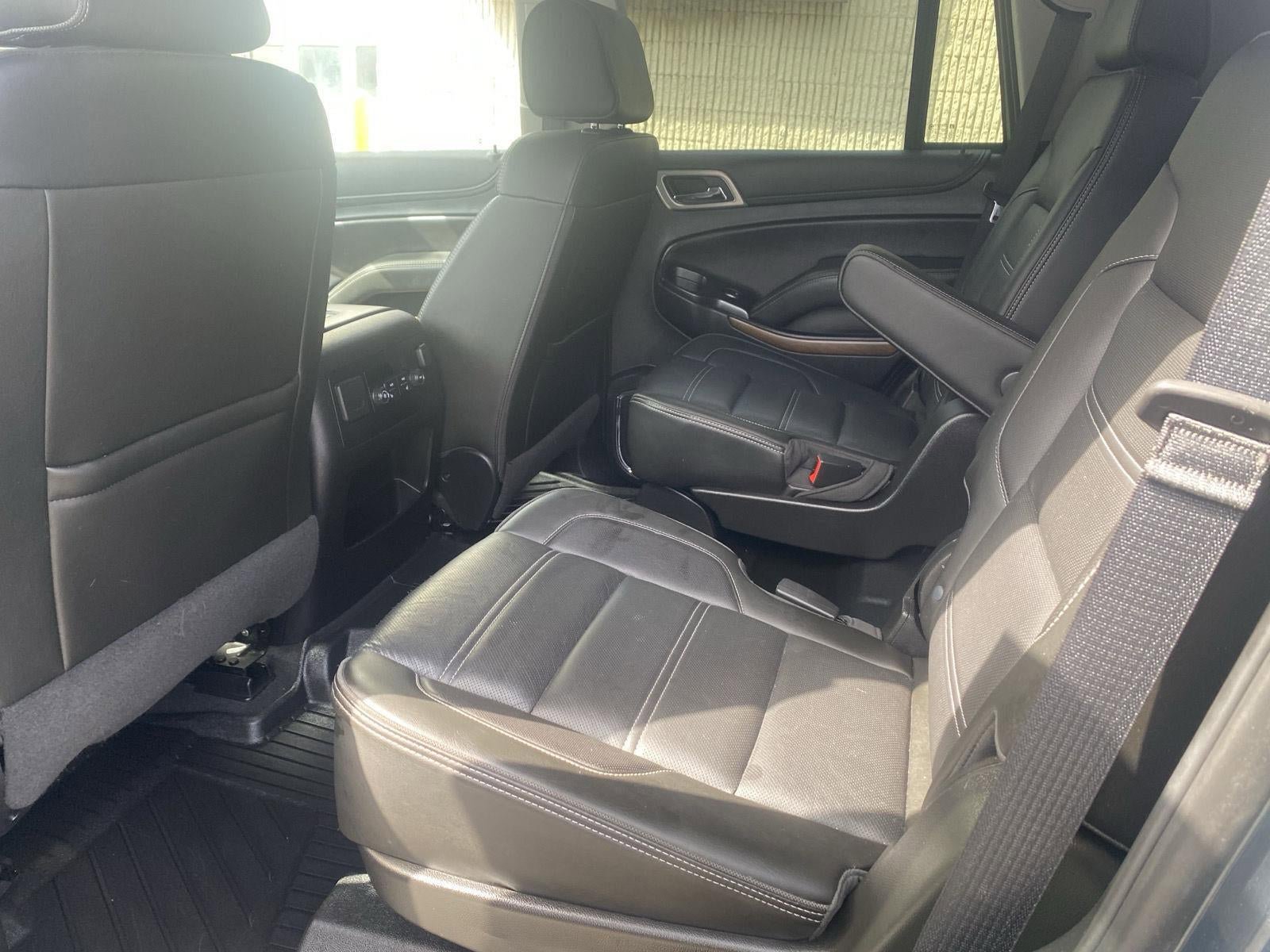 Used 2020 GMC Yukon Denali w/ Denali Premium Package image 28