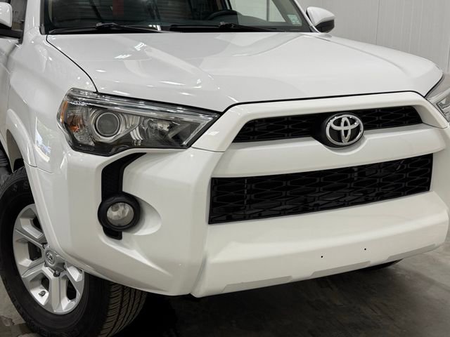 Used 2019 Toyota 4Runner SR5 AWD/4WD image 43